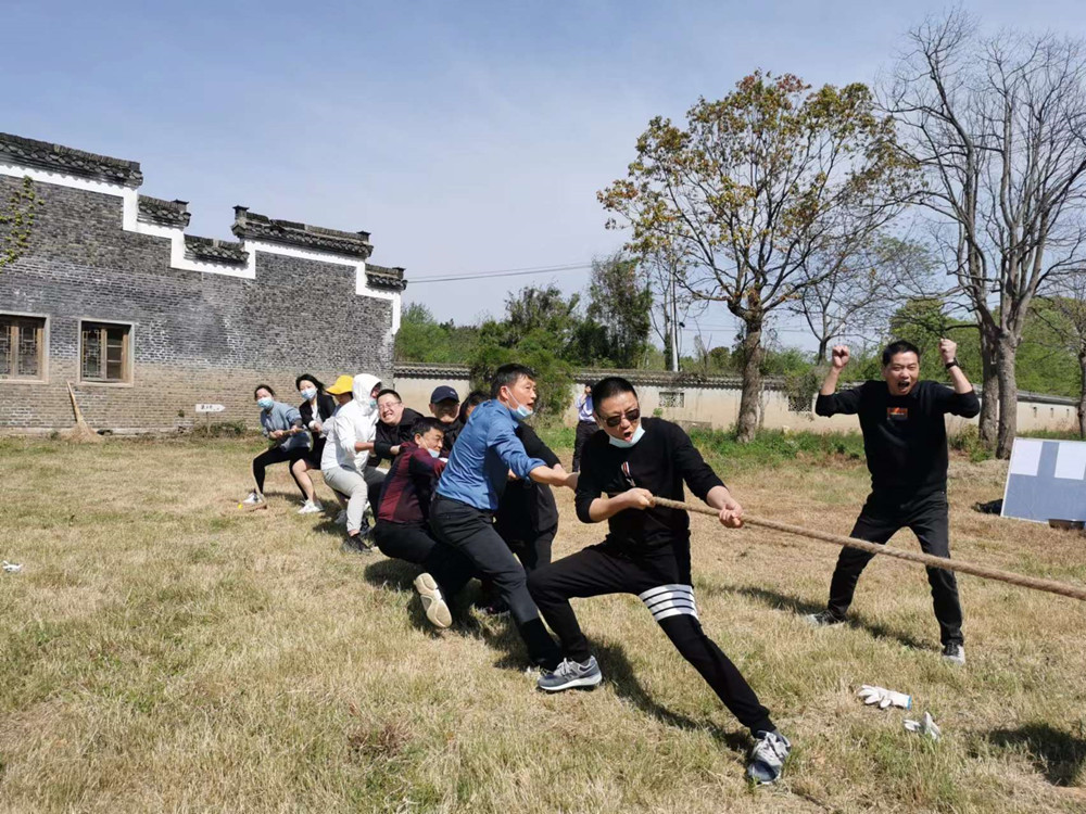 圖為拔河比賽現(xiàn)場(chǎng)。.jpg