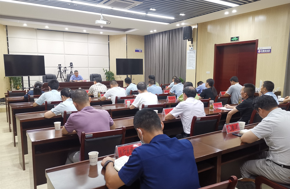 圖為我市迅速召開會議，貫徹落實安慶會議精神。.jpg