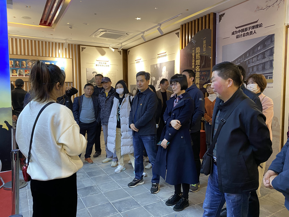 市融媒體中心開展主題黨日與工青婦團(tuán)建活動1.jpg