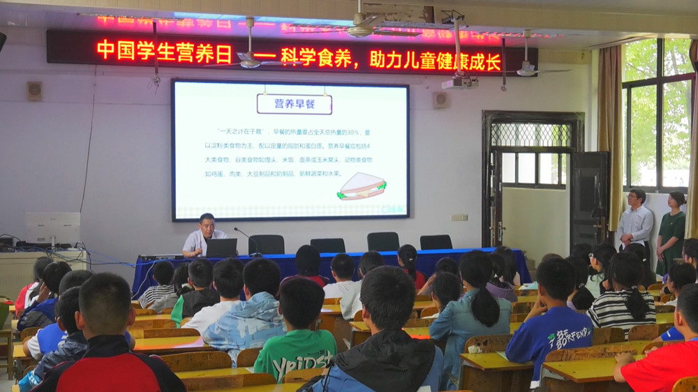 圖為講座現(xiàn)場(1).jpg