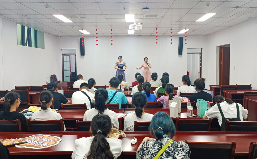 “與人才同行，遇見最美文都”——桐城市首屆人才嘉年華之人文體驗行活動 (1).jpg