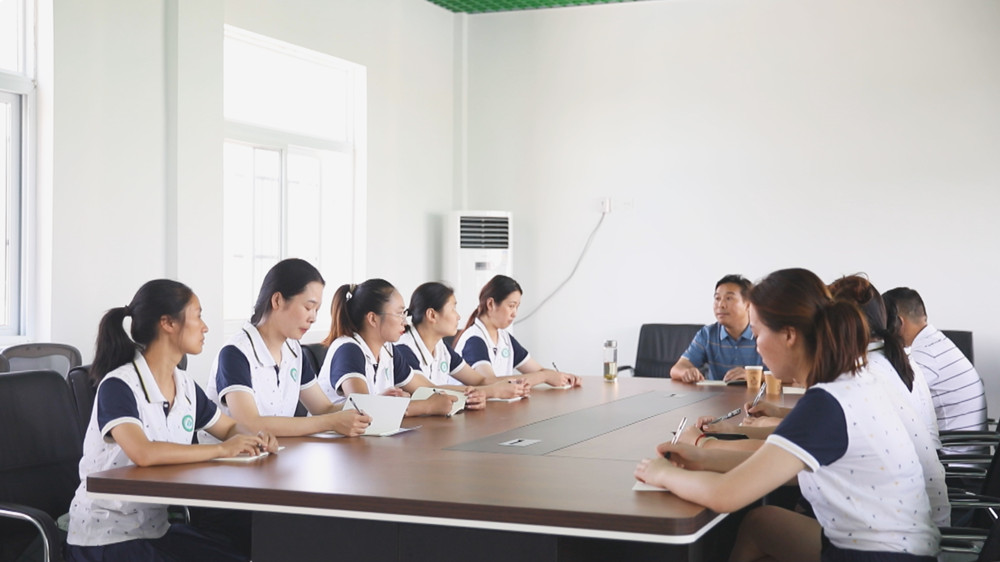 圖為呂亭中心幼兒園召開秋季開園動員會.jpg
