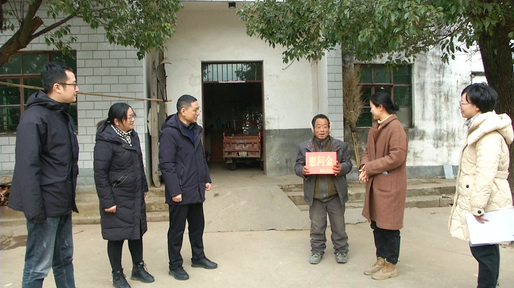 潘主席慰問4.jpg