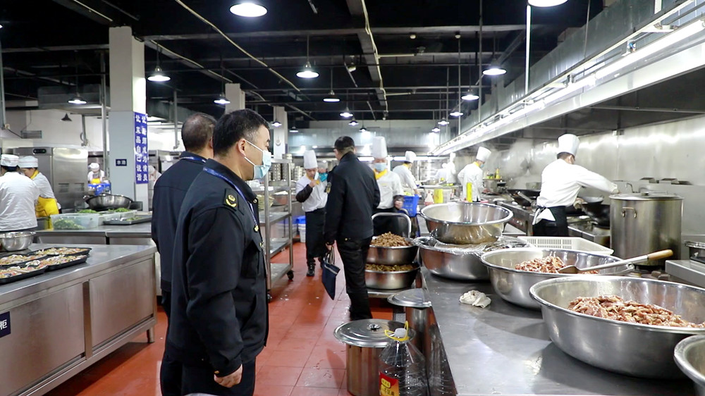 安徽桐城：“年夜飯”專(zhuān)項(xiàng)檢查 守護(hù)舌尖上[00_05_32][20240130-154531].jpg