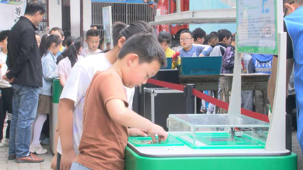 科普進校園(1).jpg