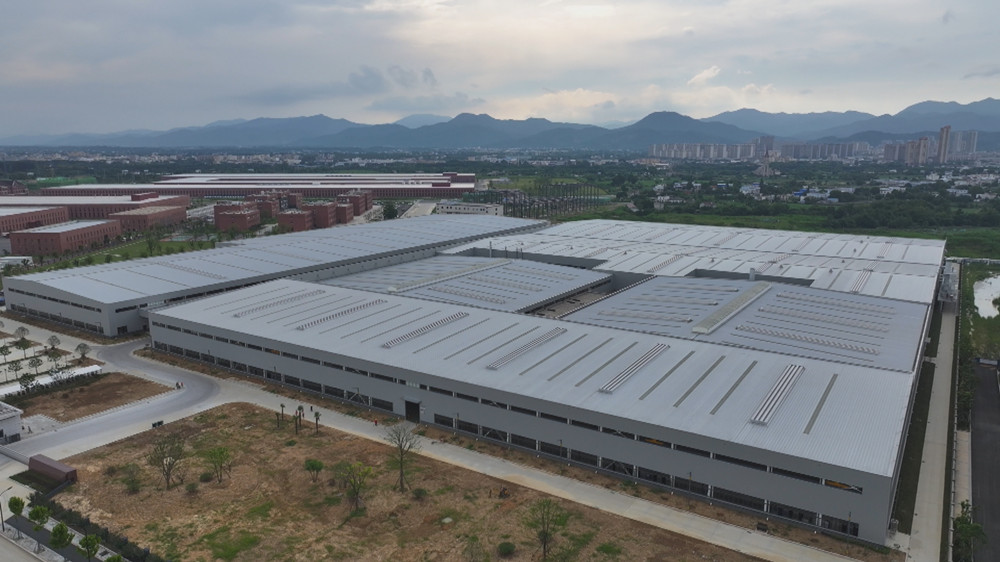 圖為無人機航拍鏡頭下的安徽大鼎智能裝備有限公司廠房全貌.jpg