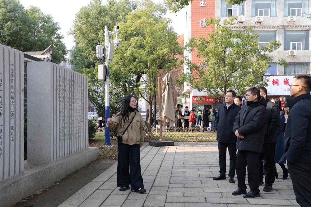 1212圖為調(diào)研現(xiàn)場(chǎng)。(2).jpg