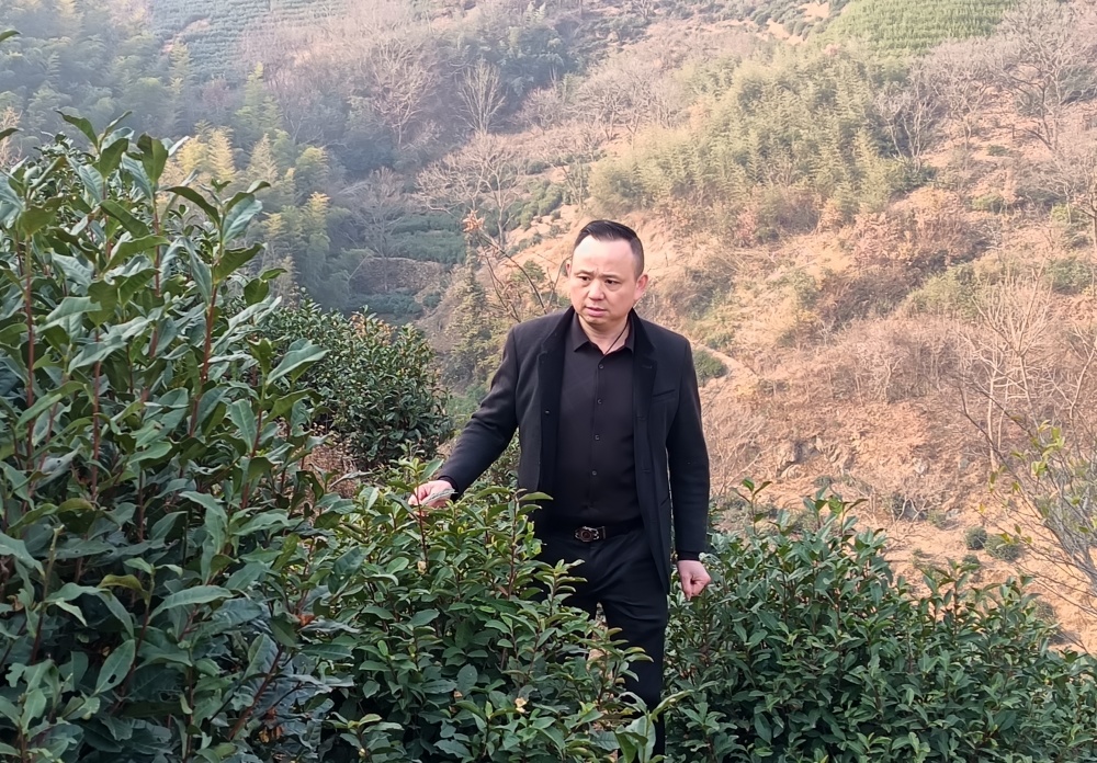 圖為方忠義.jpg