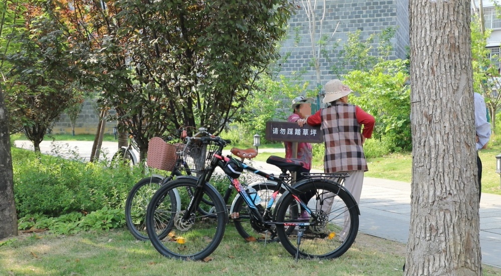 圖為不文明現(xiàn)場(chǎng).jpg