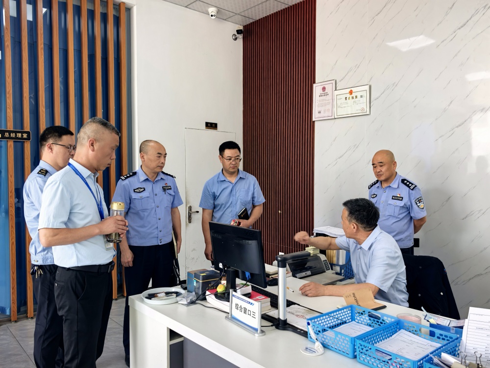 機(jī)動(dòng)車(chē)檢驗(yàn)機(jī)構(gòu)聯(lián)合檢查現(xiàn)場(chǎng)_副本.jpg
